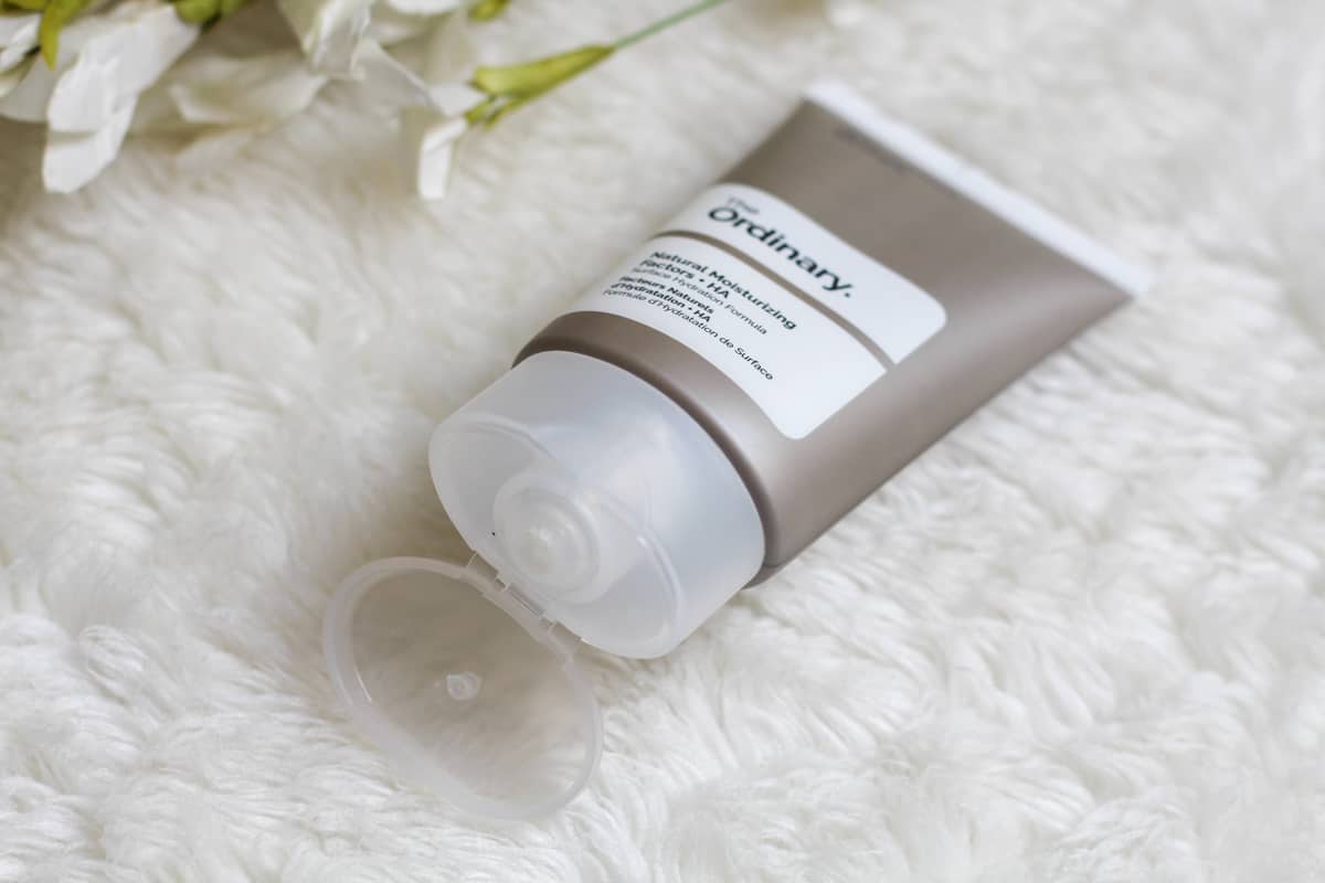 کرم آبرسان و مرطوب کننده فاکتورهای طبیعی و هیالورونیک اسید اوردینری حجم 30 ml اصل